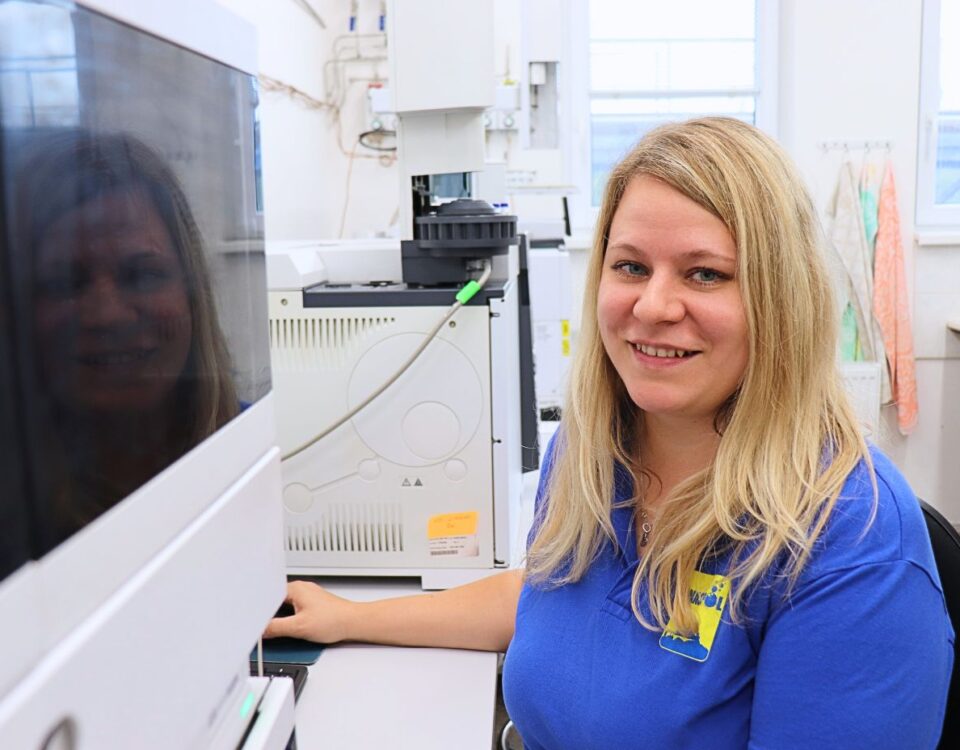 Klára Novotná from Zenthin Chemicals R&D working on chemical scale-up in the laboratory.